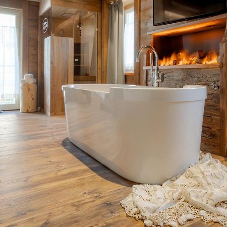 John Luxury Suites Фольгария Экстерьер фото